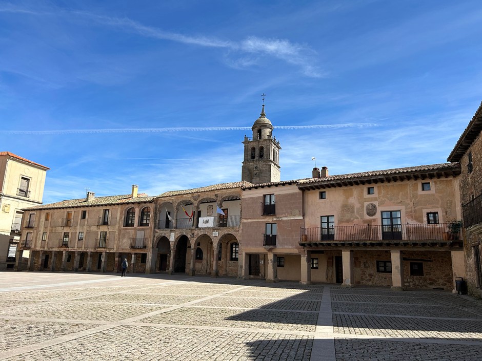 Plaza porticada de Medinaceli.
