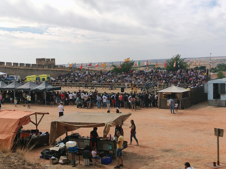 Combate medieval en castillo de Belmonte