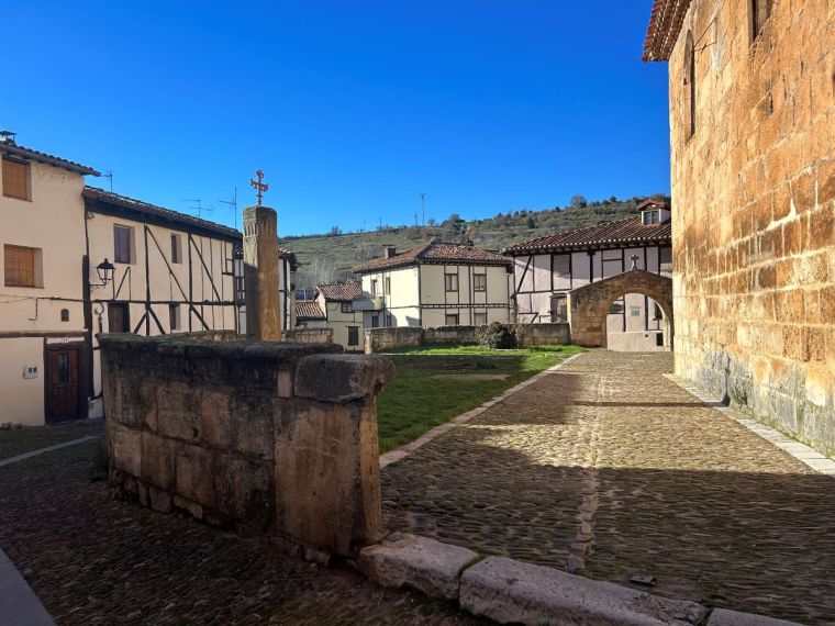 Casa boticario e iglesia Santo Tomás Covarrubias