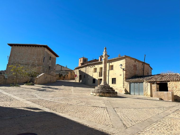Plaza mayor de Caracena