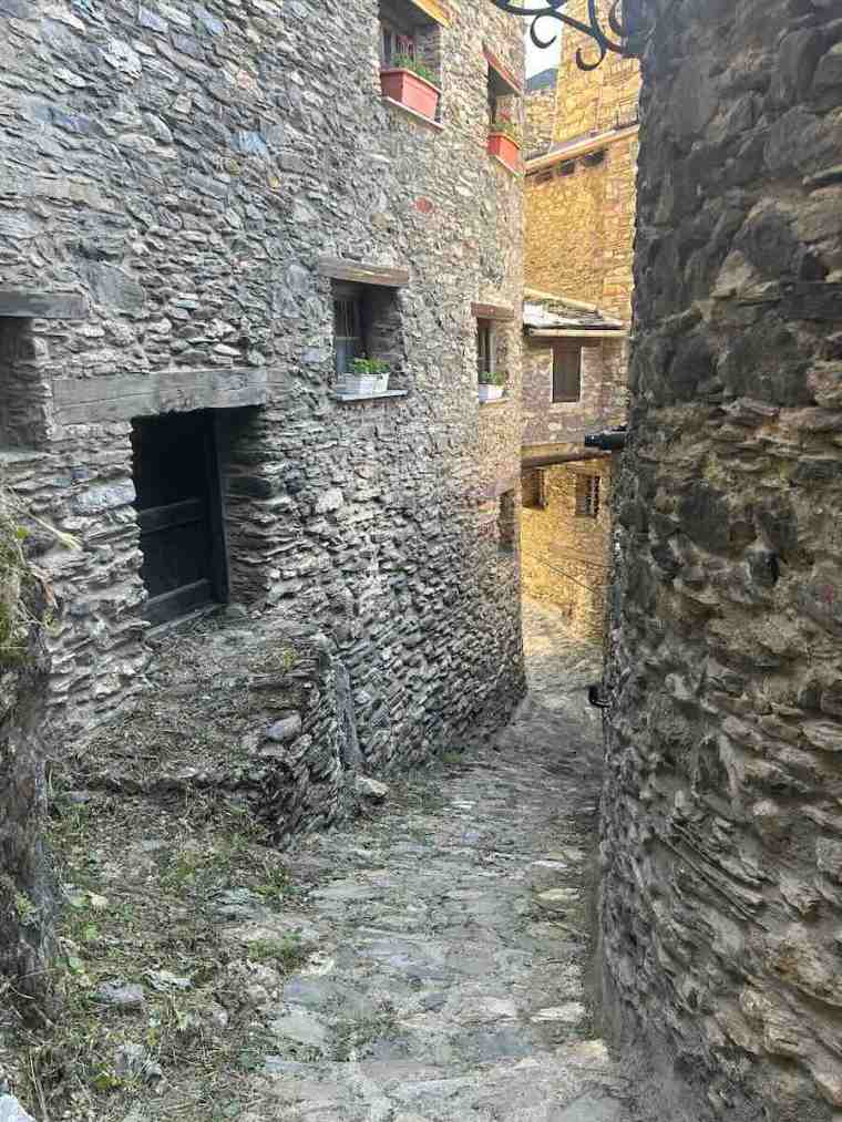 Callejón Os de civís pueblo