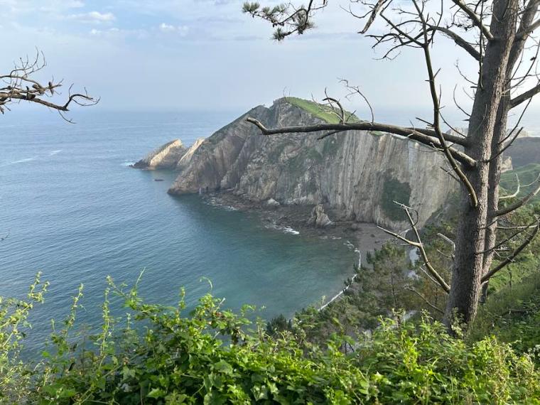 playa silencio costa asturiana